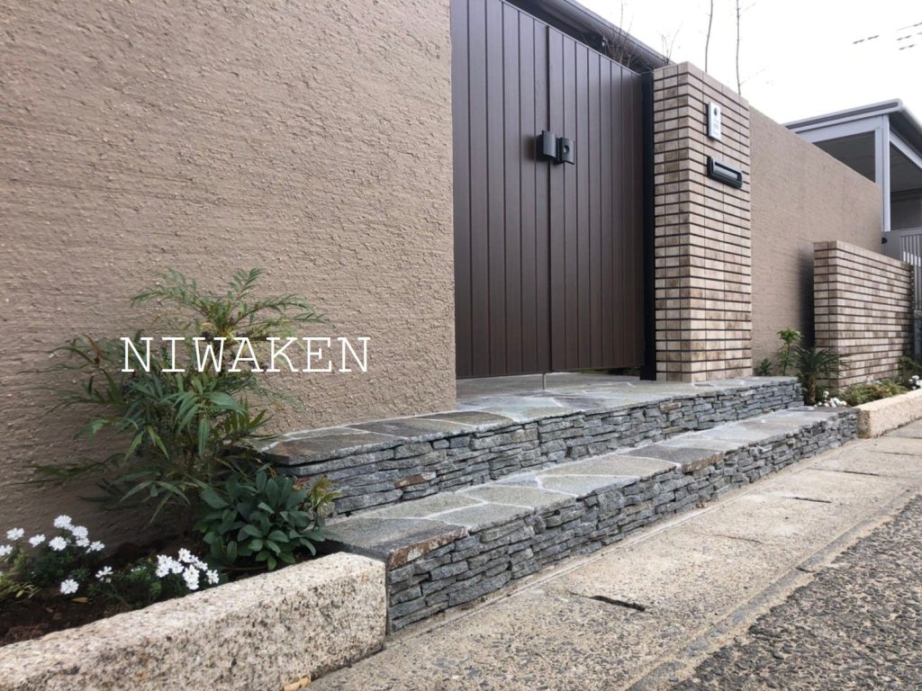 落ち着きと品格を兼ね備えたナチュラルモダン外構